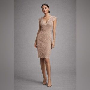 Elegant Lace V-Neck Cocktail Dress